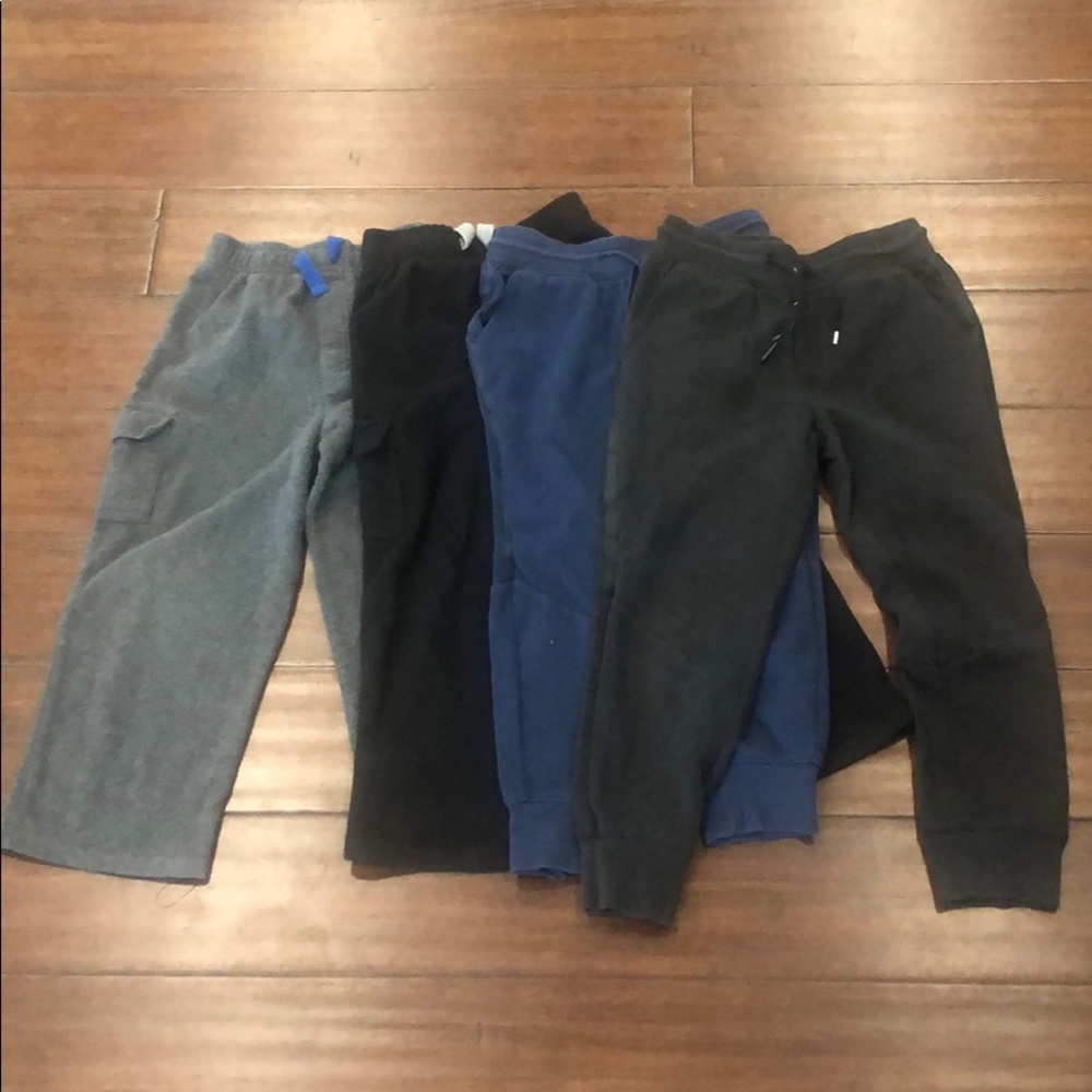 Pants lot sizes 5 to 7 - fits more like 5/6